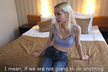 Ты же голая почти, не удивляйся стояку! Хоть и сотрудница, выебу